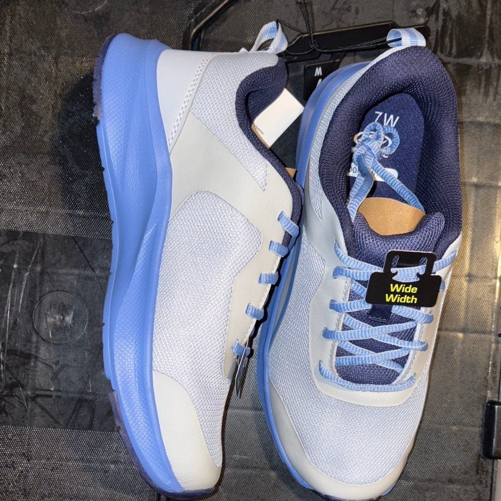 Athletic Works White and Blue Wide Sneakers Size 7 - Picture 7 of 9